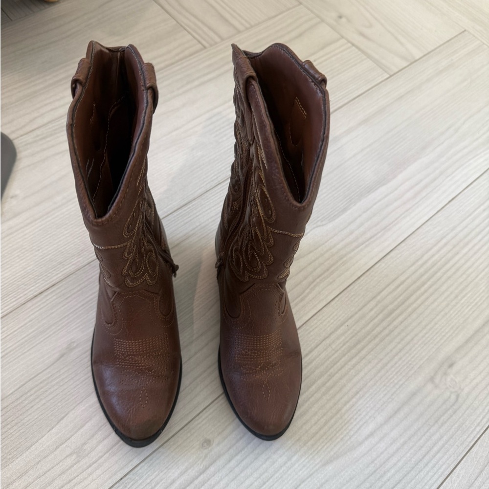 Cat & Jack Girls Brown Cowboy Boots Youth 2 Western Embroidered size 2 youth zip